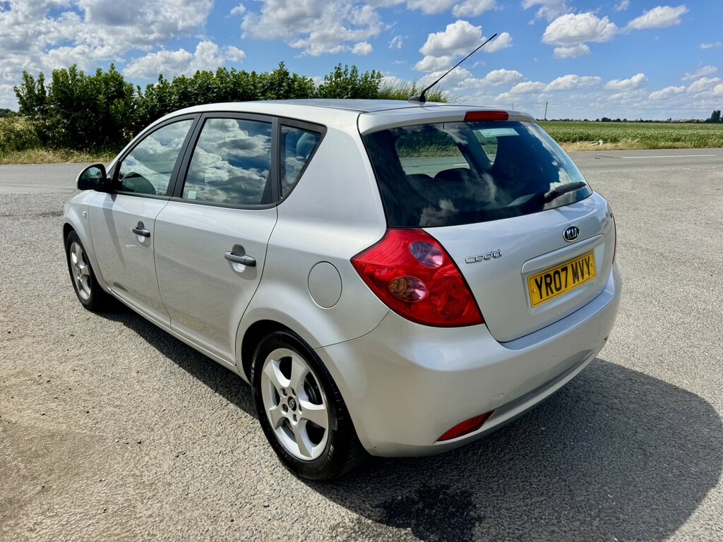 Kia Ceed 1.4 Gs Red #4