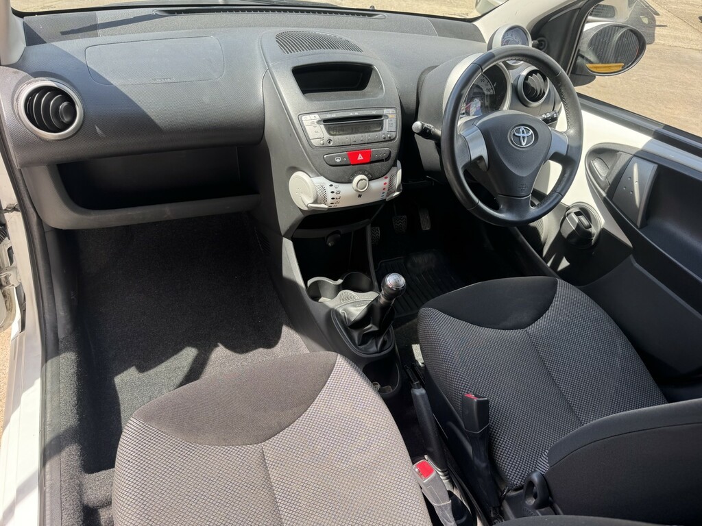 Toyota Aygo Hatchback White #7