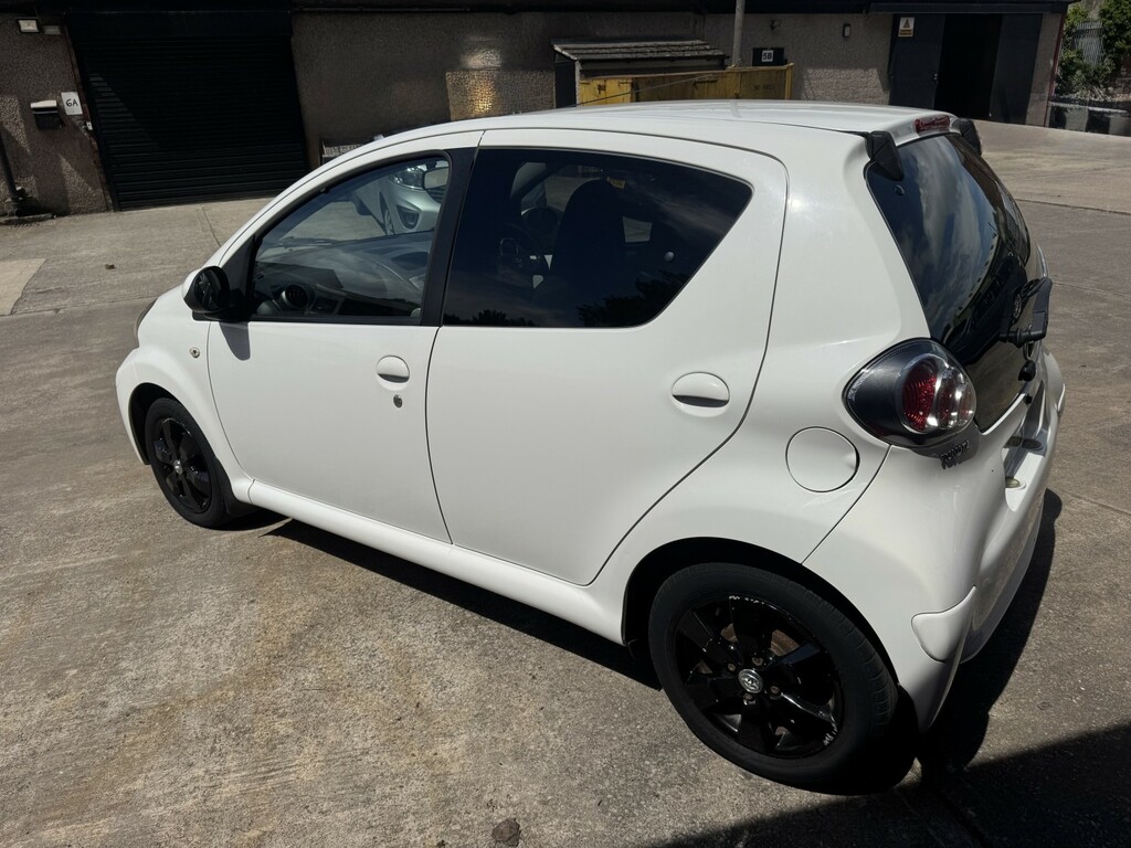 Toyota Aygo 1.0 Vvt-i Fire White #4