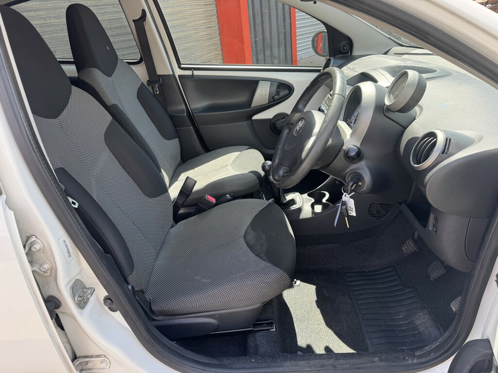 Toyota Aygo 1.0 Vvt-i Fire White #5