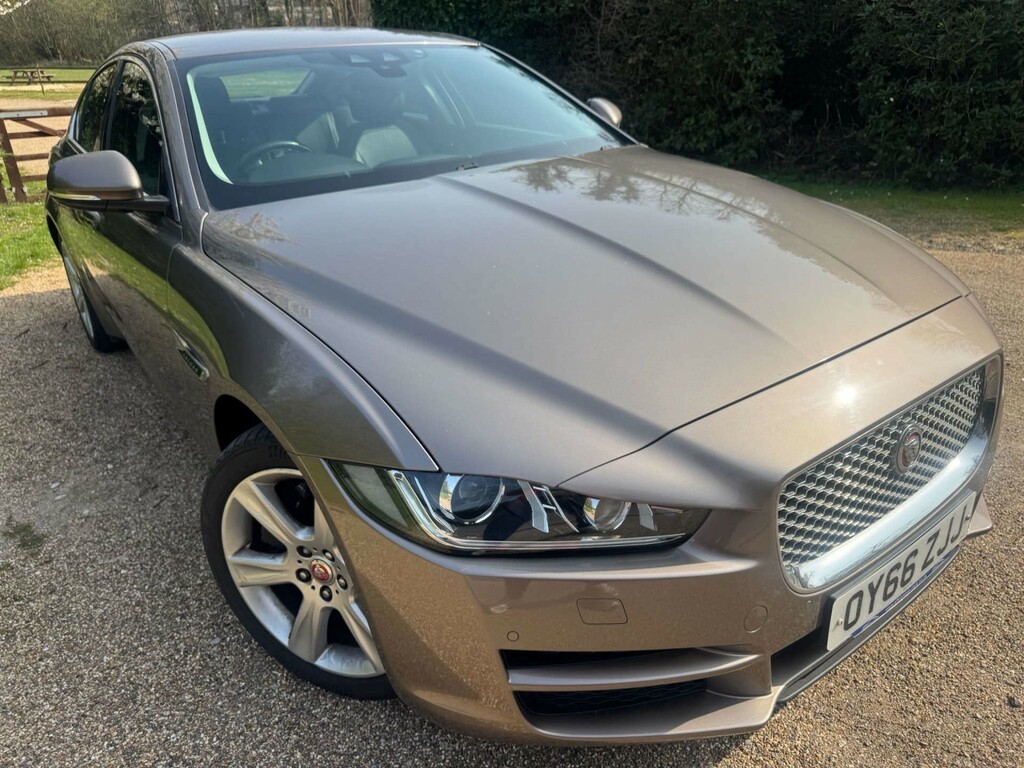 Jaguar XE Portfolio D Awd 4Wd 