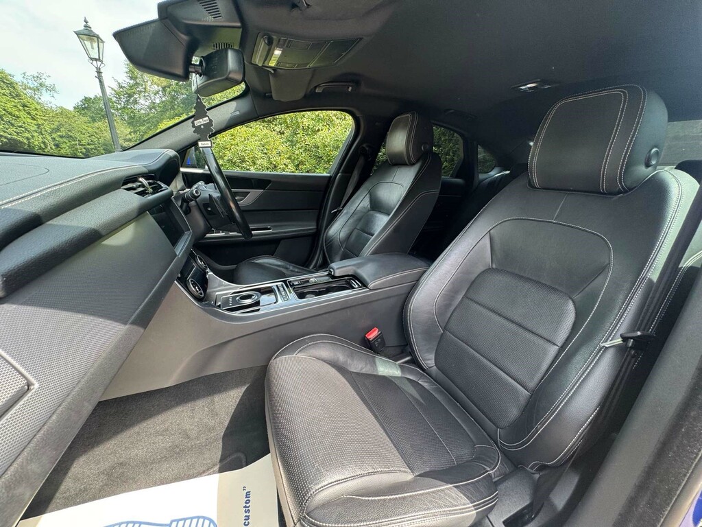 Jaguar XF 2L R-sport White #23