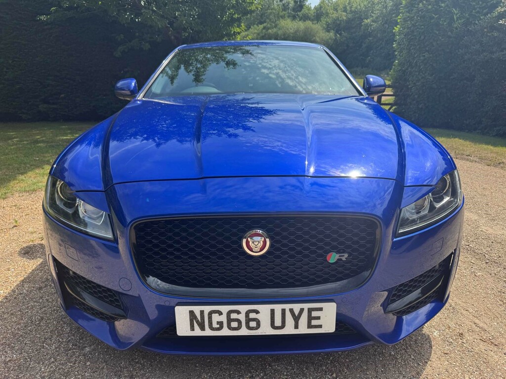 Jaguar XF 2L R-sport White #29