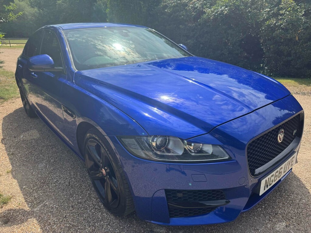 Jaguar XF 2L R-sport White #36