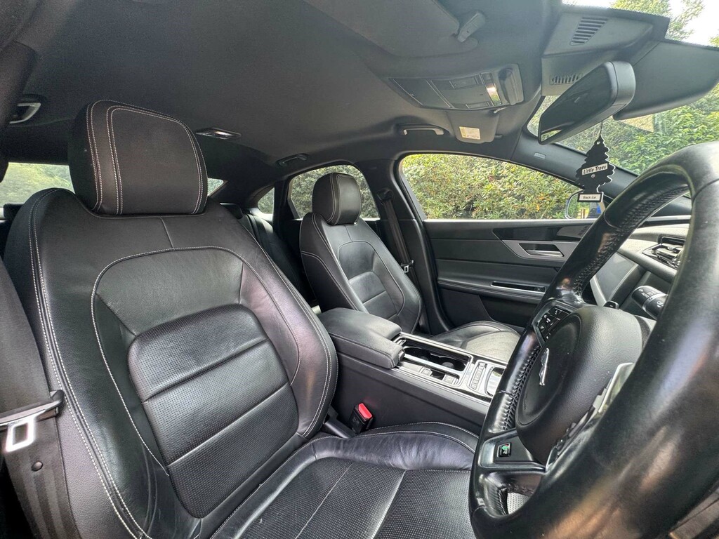 Jaguar XF 2L R-sport White #16