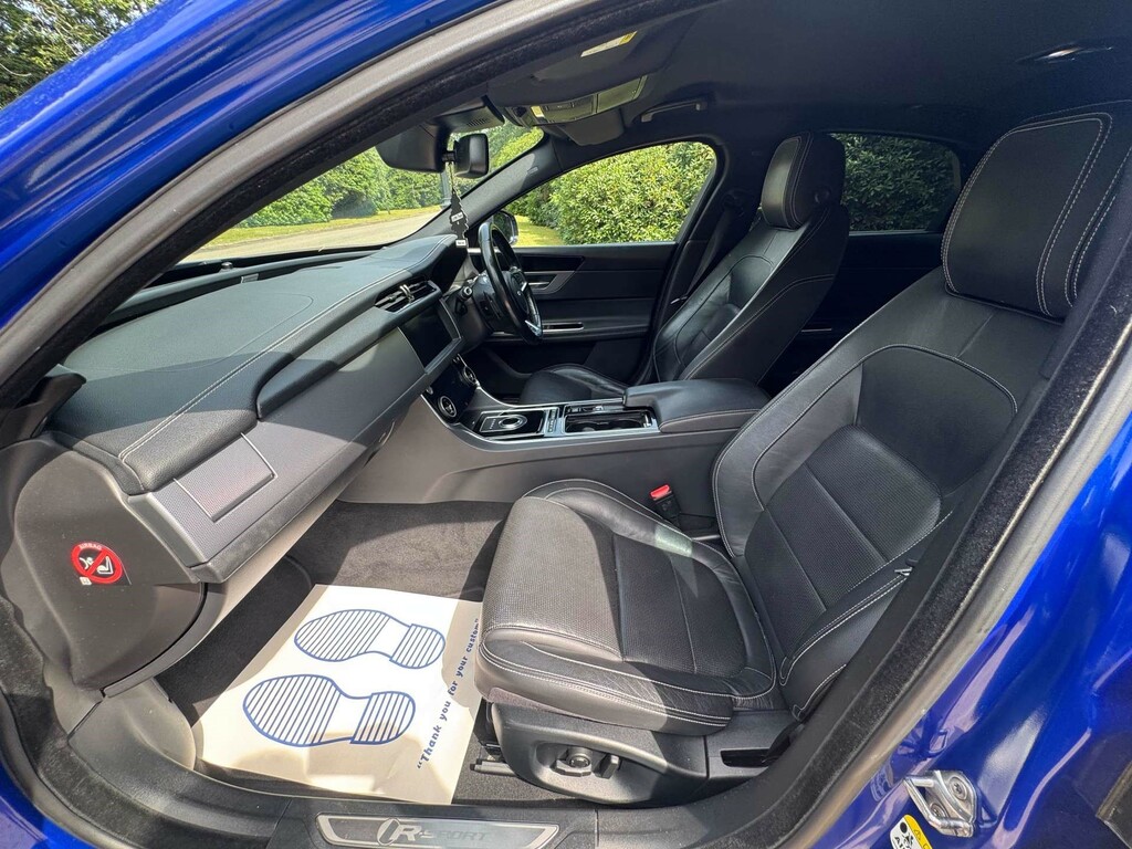 Jaguar XF 2L R-sport White #21
