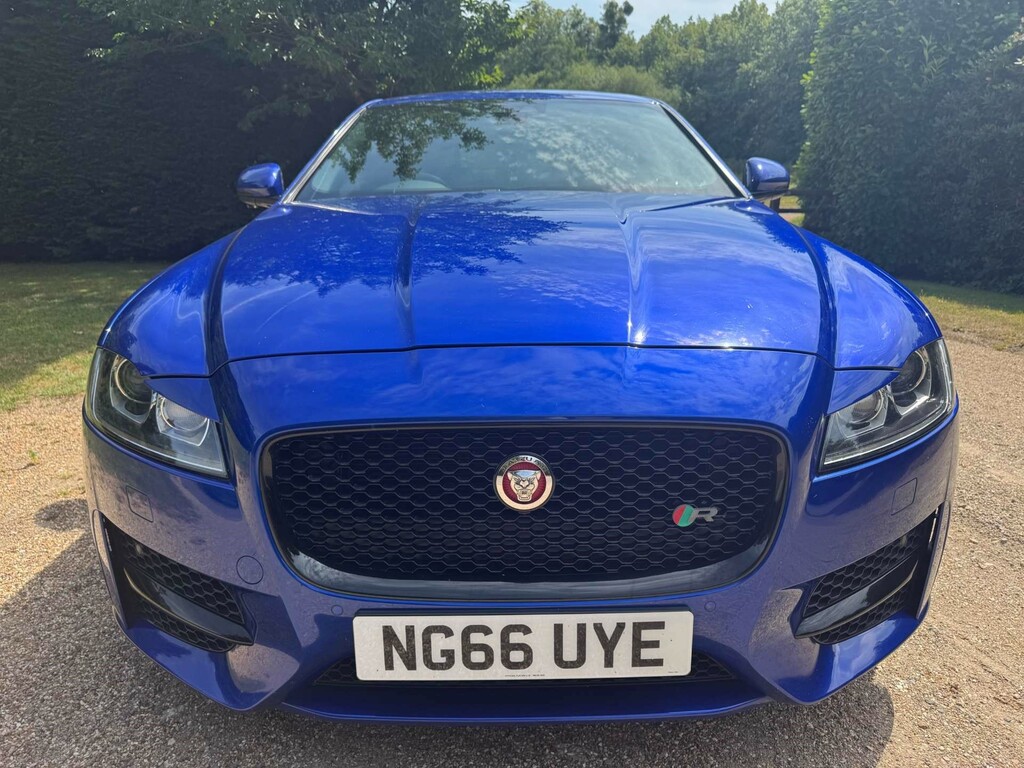 Jaguar XF 2L R-sport White #42