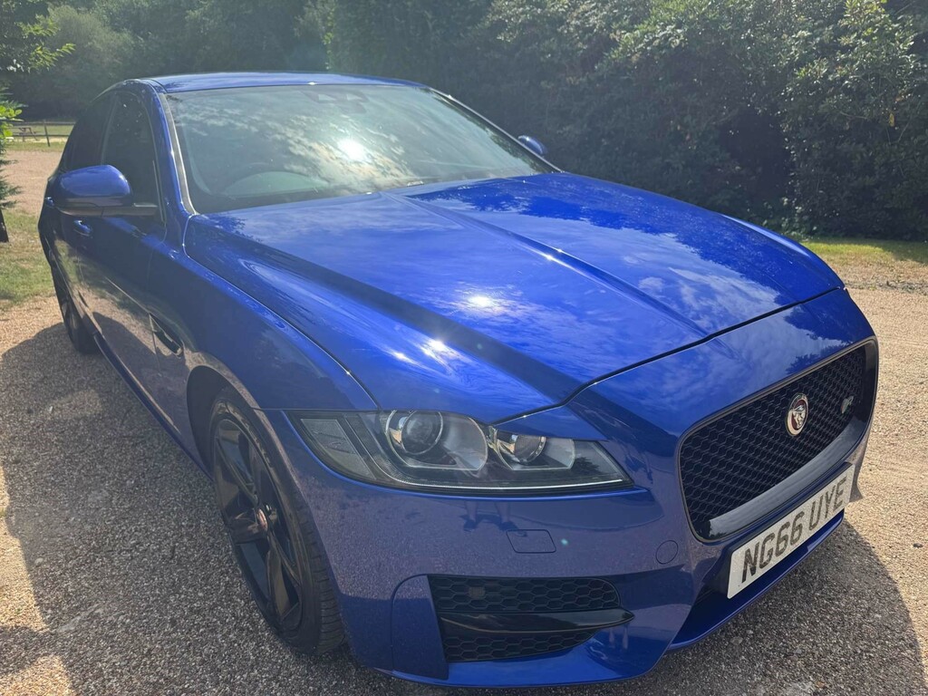Jaguar XF 2L R-sport White #44