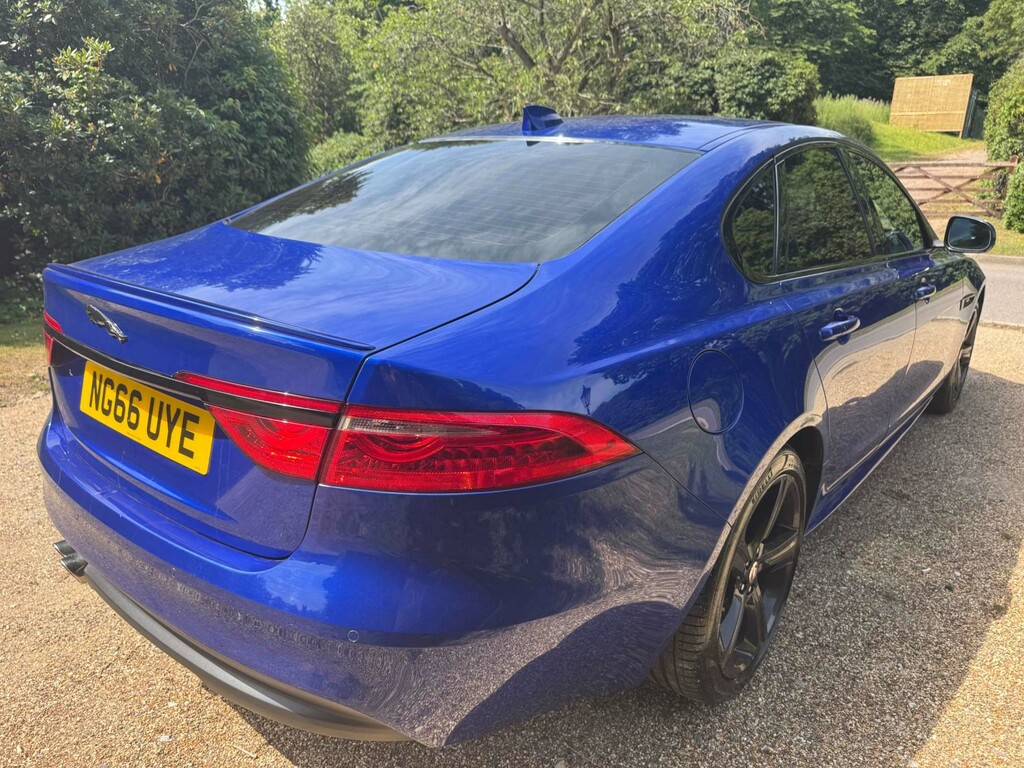 Jaguar XF 2L R-sport White #33