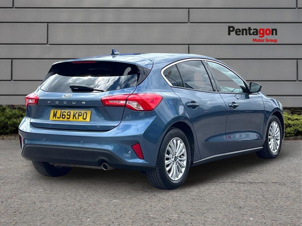 Ford Focus 1.0T Ecoboost Titanium Hatchback MJ69KPO Blue #4