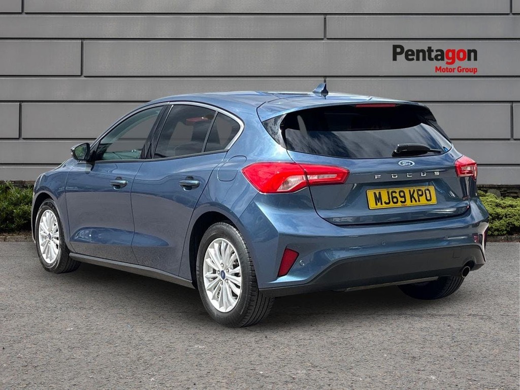 Ford Focus 1.0T Ecoboost Titanium Hatchback MJ69KPO Blue #2