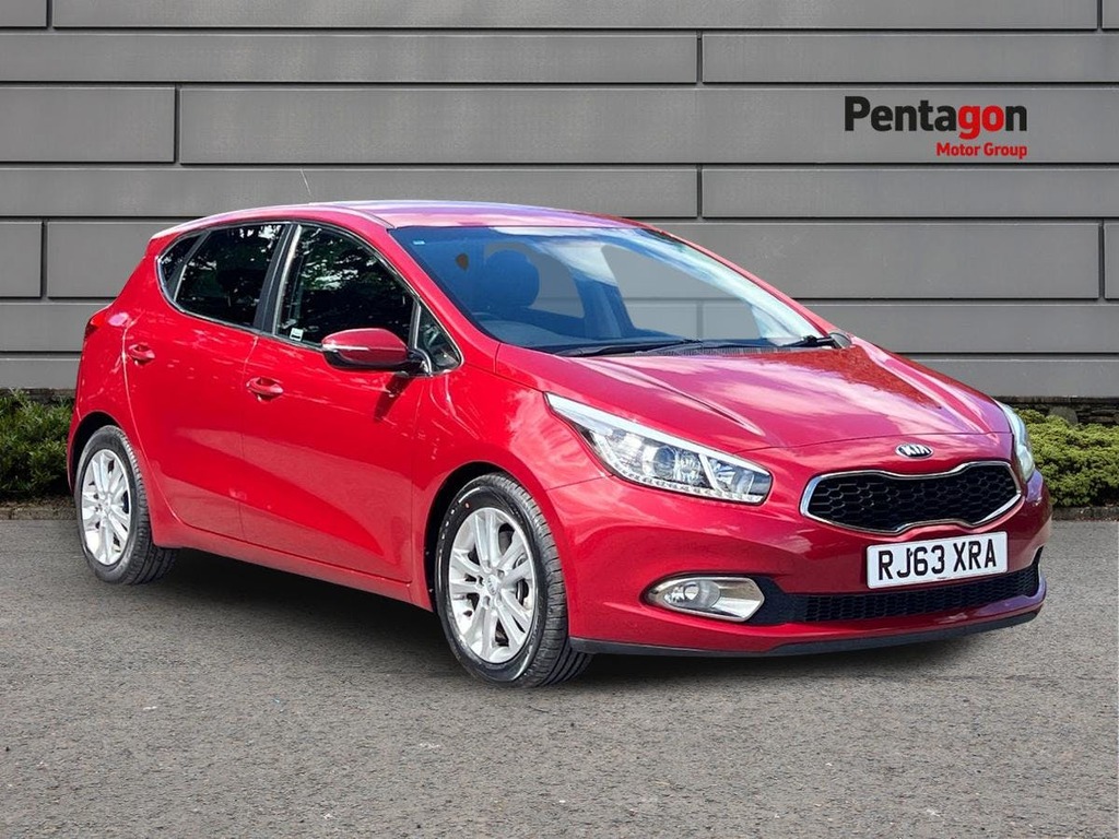 Kia Ceed 1.6 Crdi Ecodynamics 3 Hatchback Red