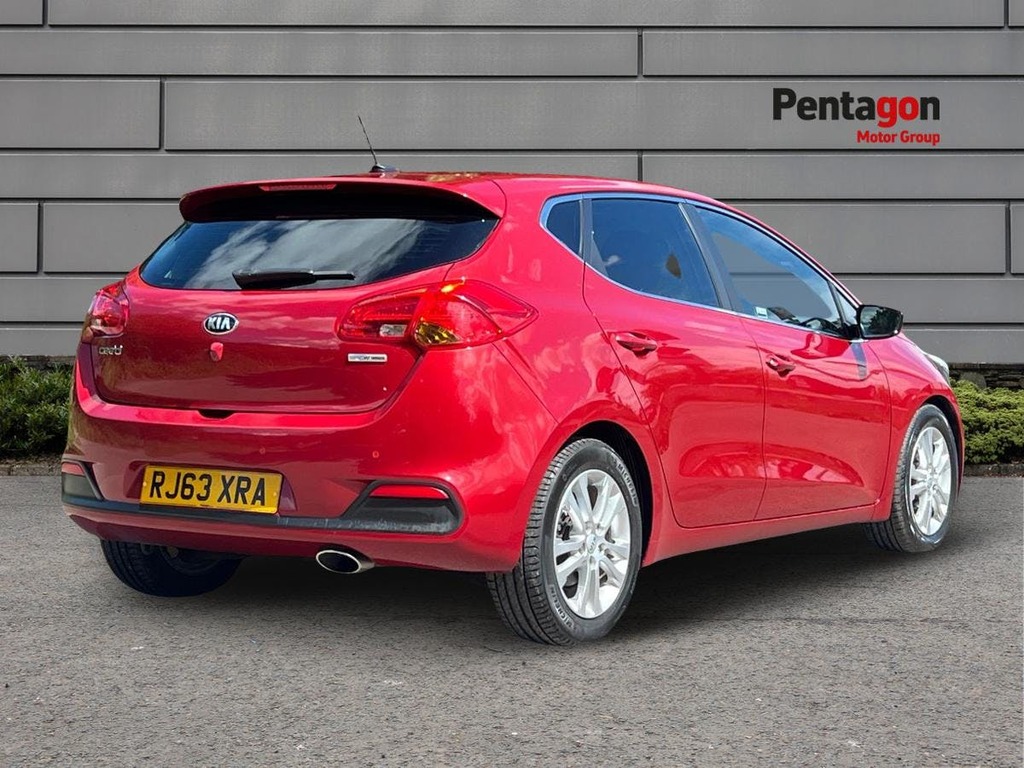 Kia Ceed 1.6 Crdi Ecodynamics 3 Hatchback Red #4
