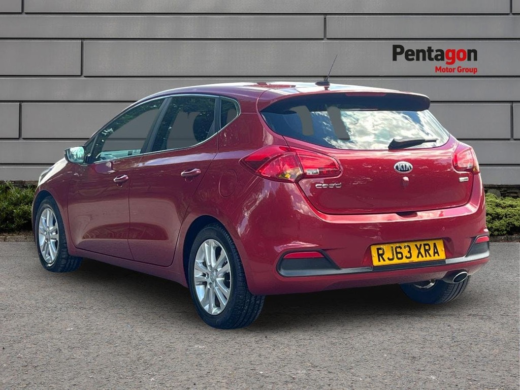 Kia Ceed 1.6 Crdi Ecodynamics 3 Hatchback Red #2