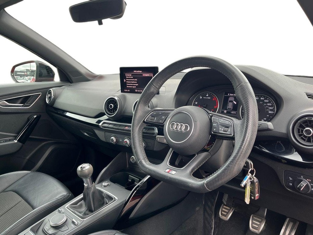 Audi Q2 1.6 Tdi 30 Black Edition Suv Eur Red #5