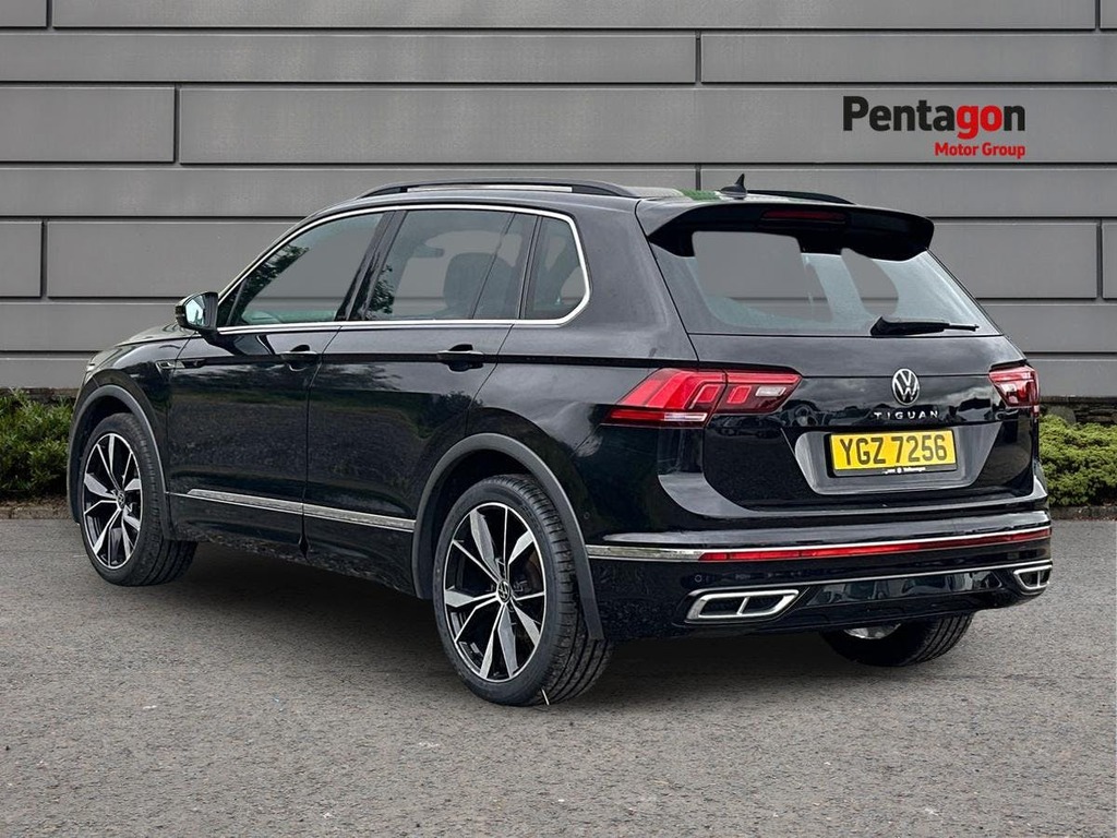 Volkswagen Tiguan 1.5 Tsi R Line Suv Dsg Euro 6 Ss 15 YGZ7256 Black #2