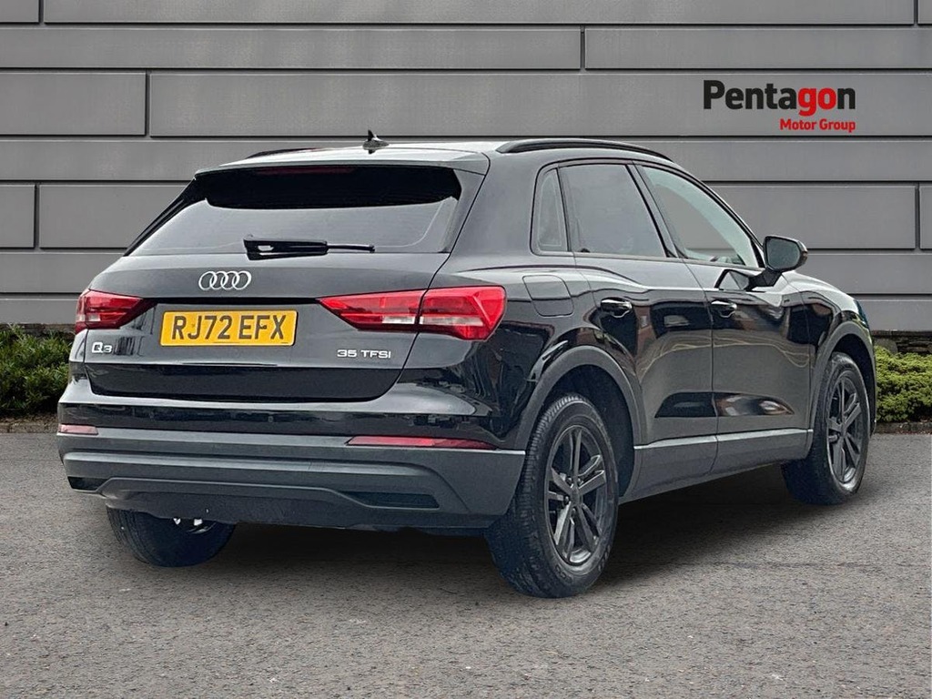 Audi Q3 1.5 Tfsi Cod 35 Technik Suv S Tronic Eu RJ72EFX Black #4