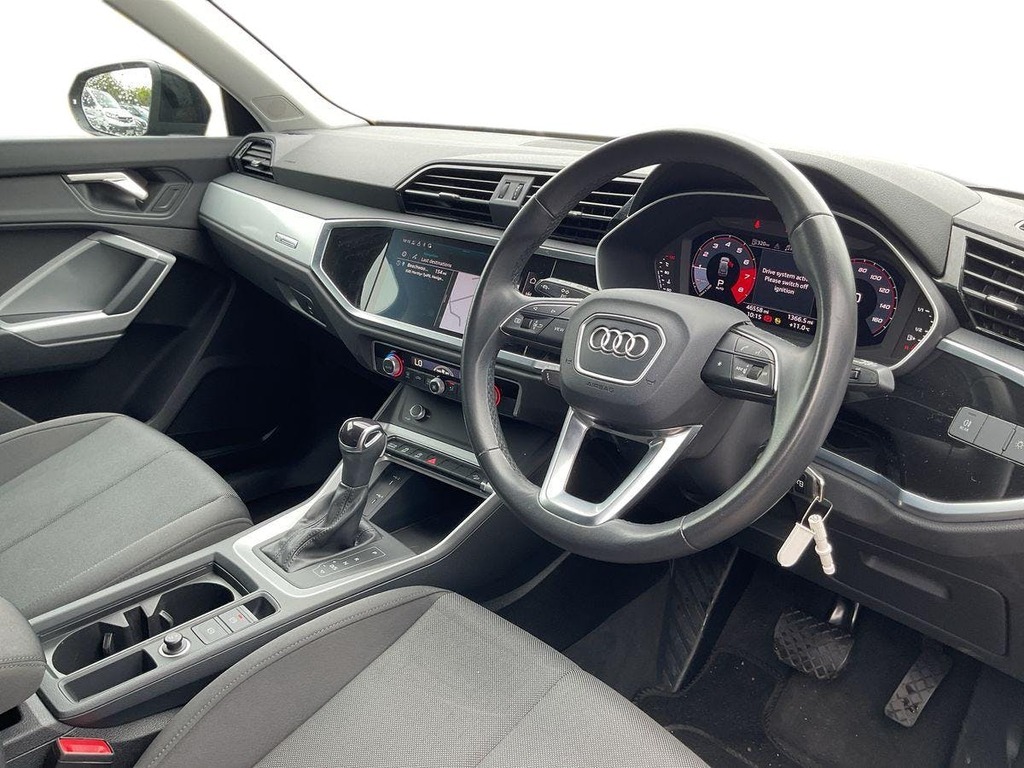Audi Q3 1.5 Tfsi Cod 35 Technik Suv S Tronic Eu RJ72EFX Black #5