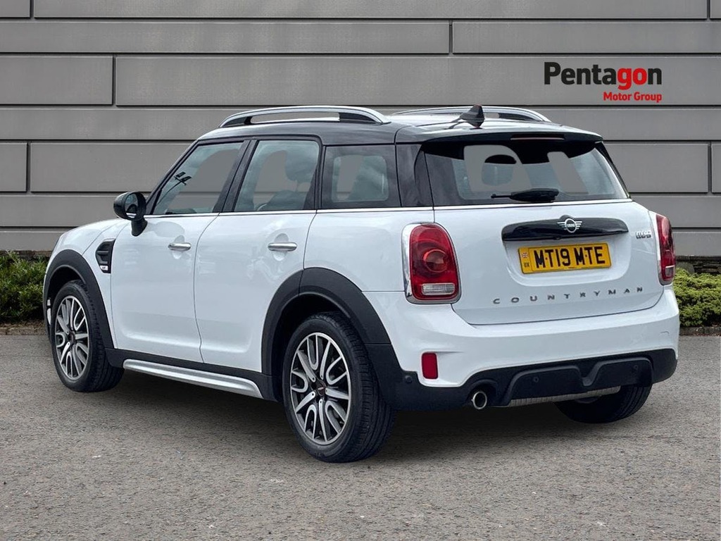 Mini Countryman 1.5 Cooper Sport Suv Euro 6 Ss MT19MTE White #2