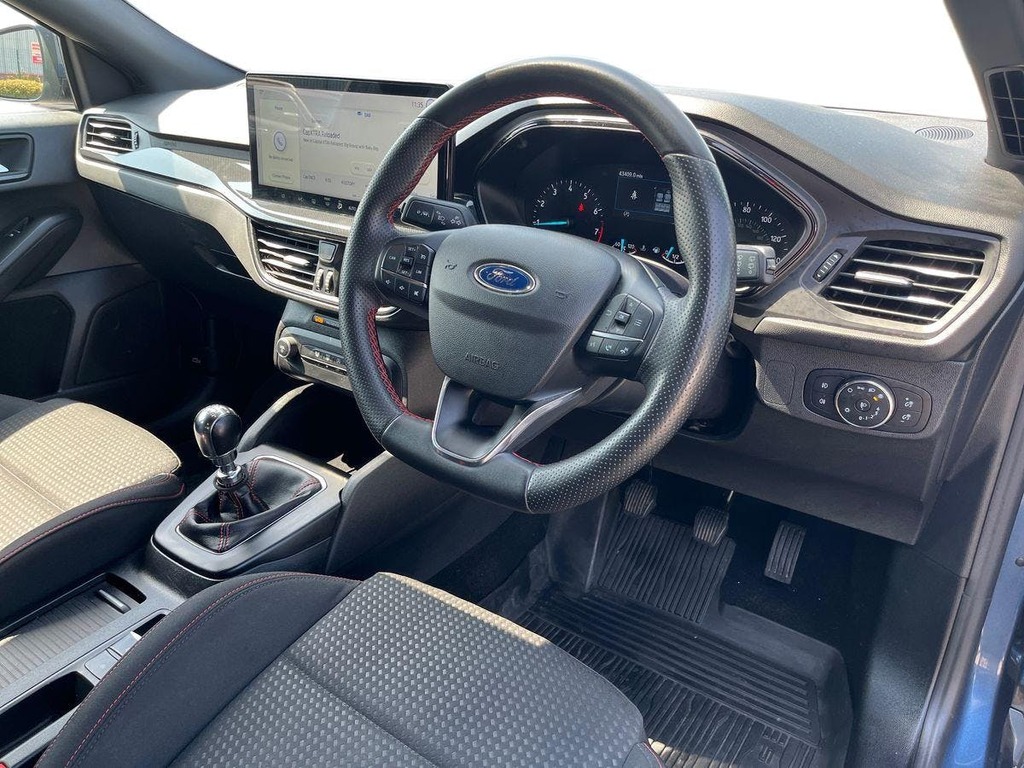 Ford Focus 1.0T Ecoboost St Line Hatchback Blue #5