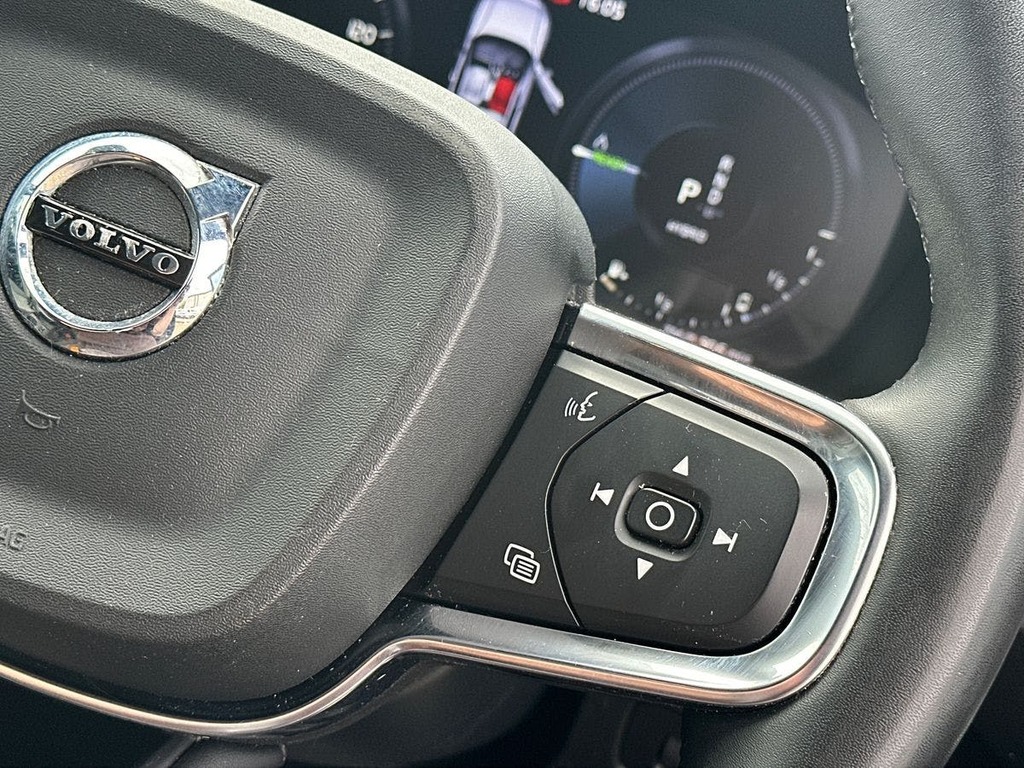 Volvo XC40 2.0 B4p Plus Dark Awd Red #17