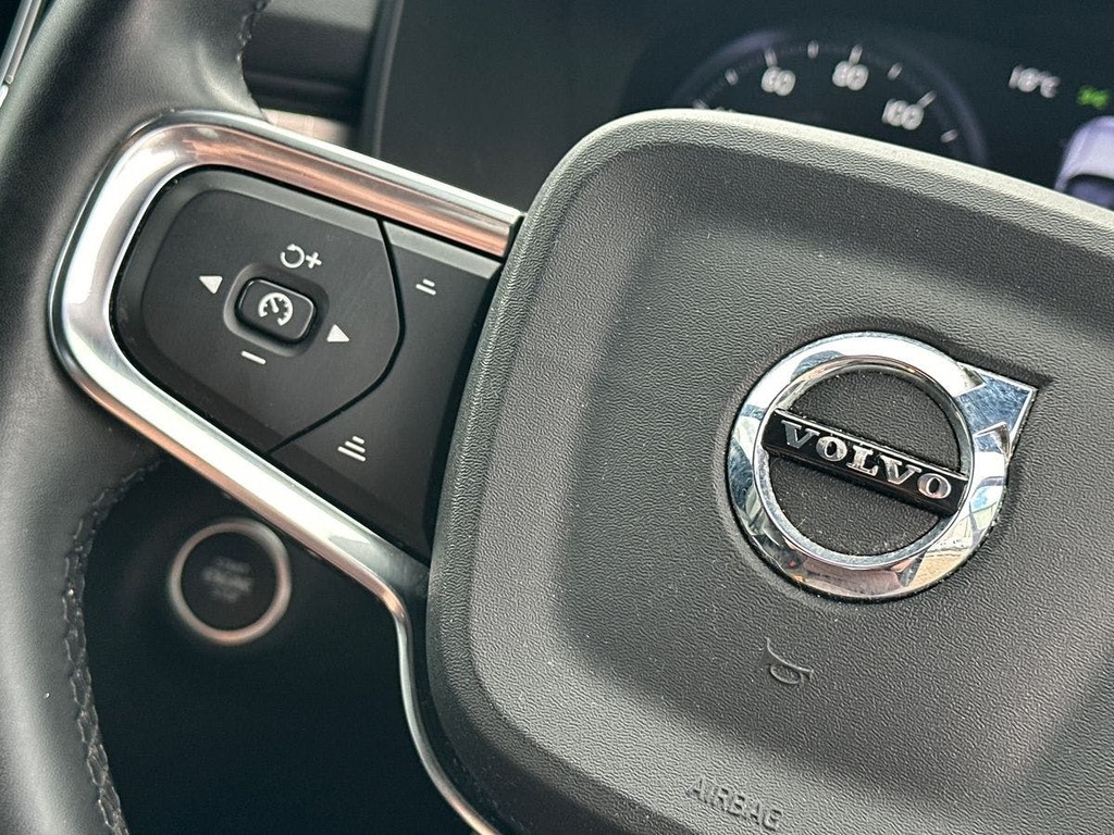 Volvo XC40 2.0 B4p Plus Dark Awd Red #18