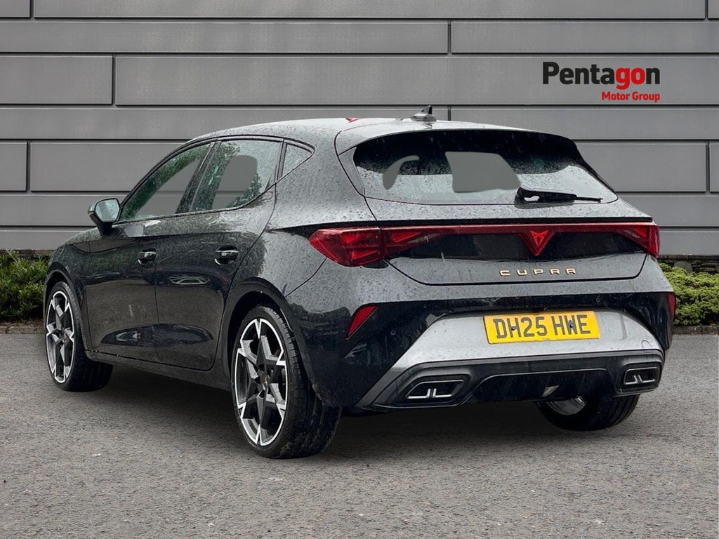 Cupra Leon 1.5 Etsi V2 Hatchback Hybrid Dsg Euro 6 Black #2
