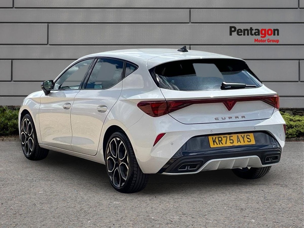 Cupra Leon 1.5 Etsi V2 Hatchback Hybrid Dsg Euro 6 KR75AYS White #2