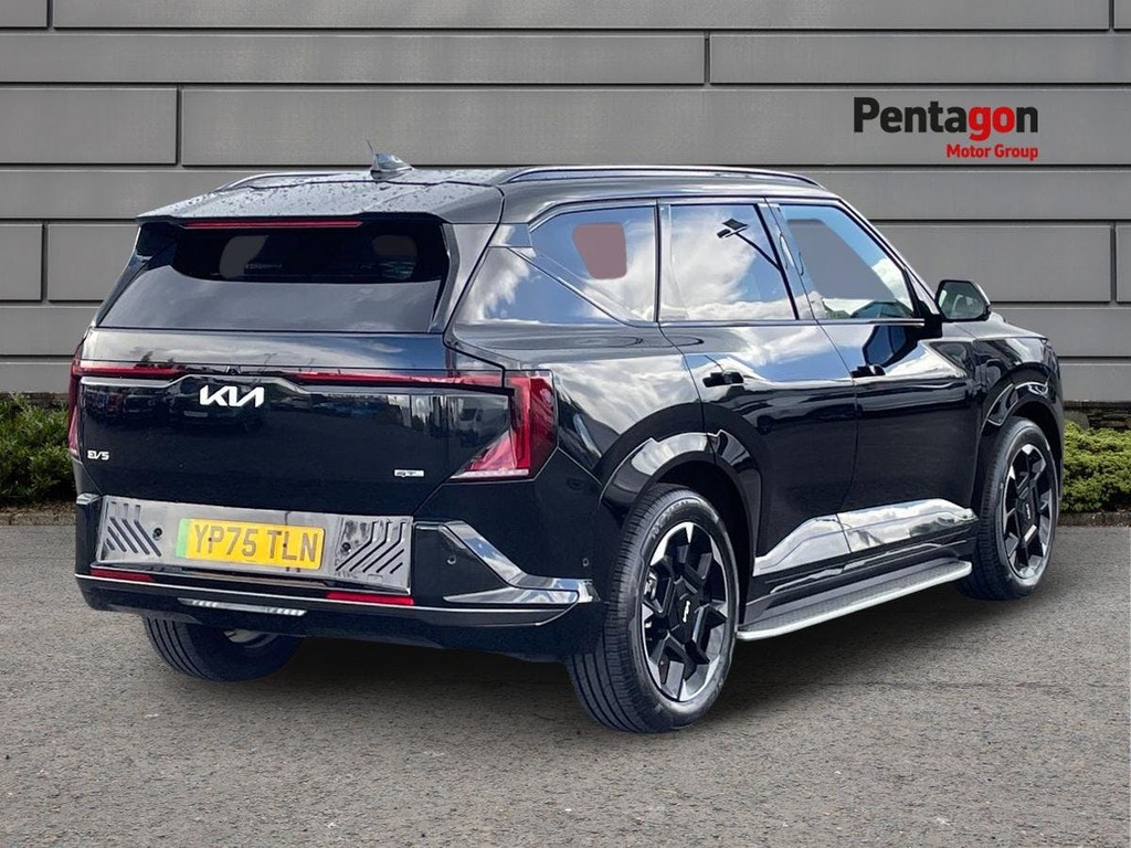 Kia  81.4Kwh Gt Line S Suv 214 Bhp YP75TLN Black #4