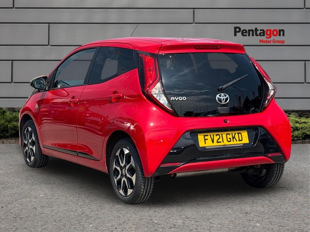 Toyota Aygo 1.0 Vvt I X Trend Hatchback Euro FV21GKD Red #2
