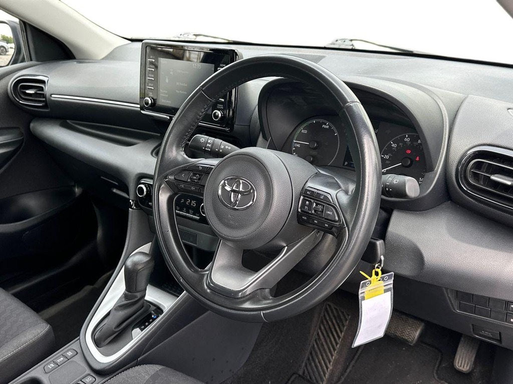 Toyota Yaris 1.5 Vvt H Icon Hatchback Hybrid E Cvt E WP72RUV Black #5