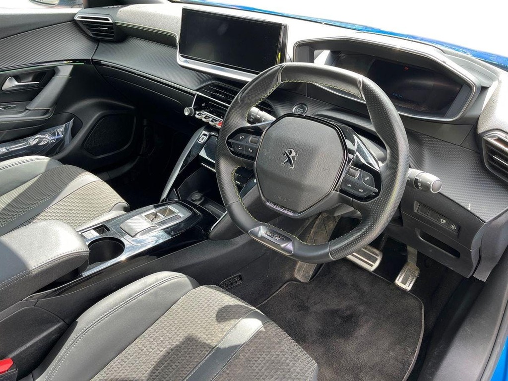 Peugeot e-2008 50Kwh Gt Suv 7Kw Charger 136 Blue #5