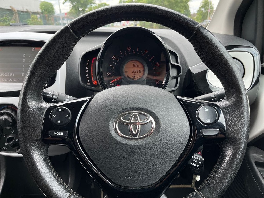 Toyota Aygo X-pression Red #24