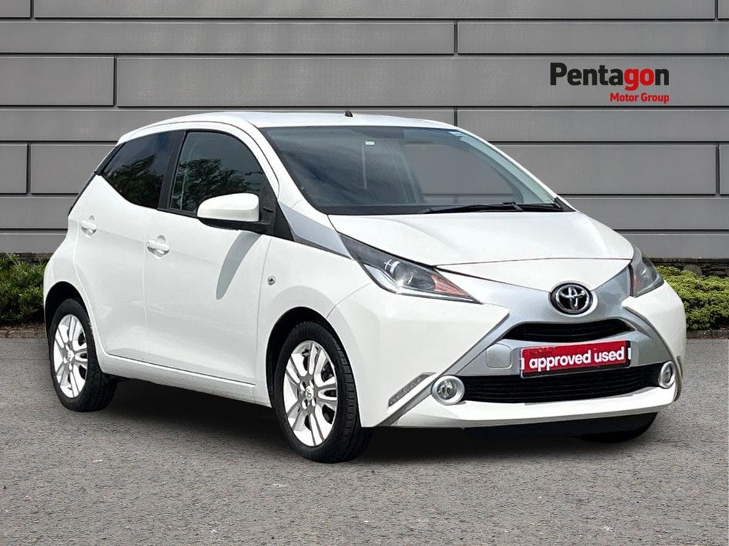 Toyota Aygo X-pression Red #1