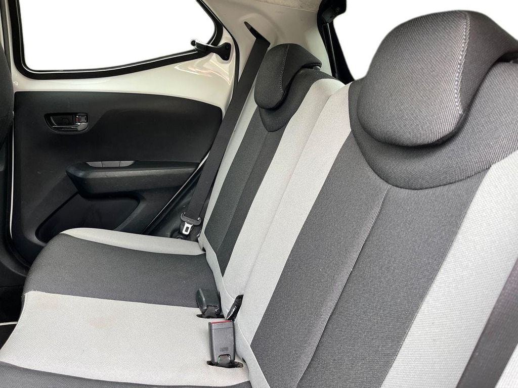 Toyota Aygo X-pression Red #9