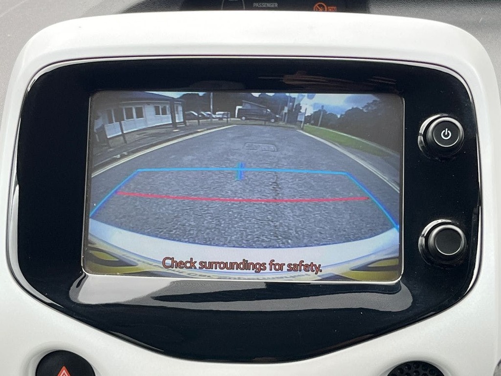 Toyota Aygo X-pression Red #20