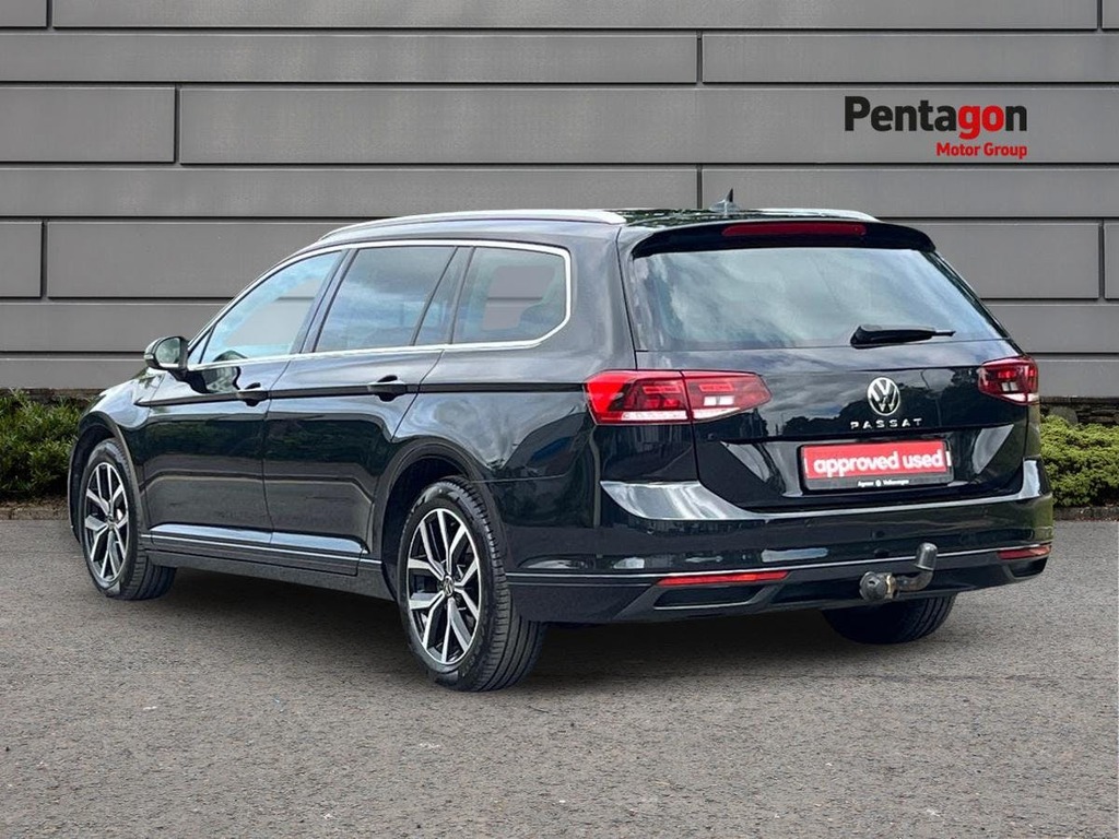 Volkswagen Passat 2.0 Tdi Evo Sel Estate Dsg Euro 6 Ss GSZ9243 Black #2
