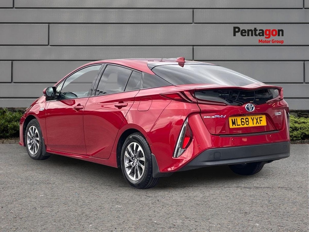 Toyota Prius 1.8 Vvt 8.8Kwh Excel Hatchback Plug In Red #2