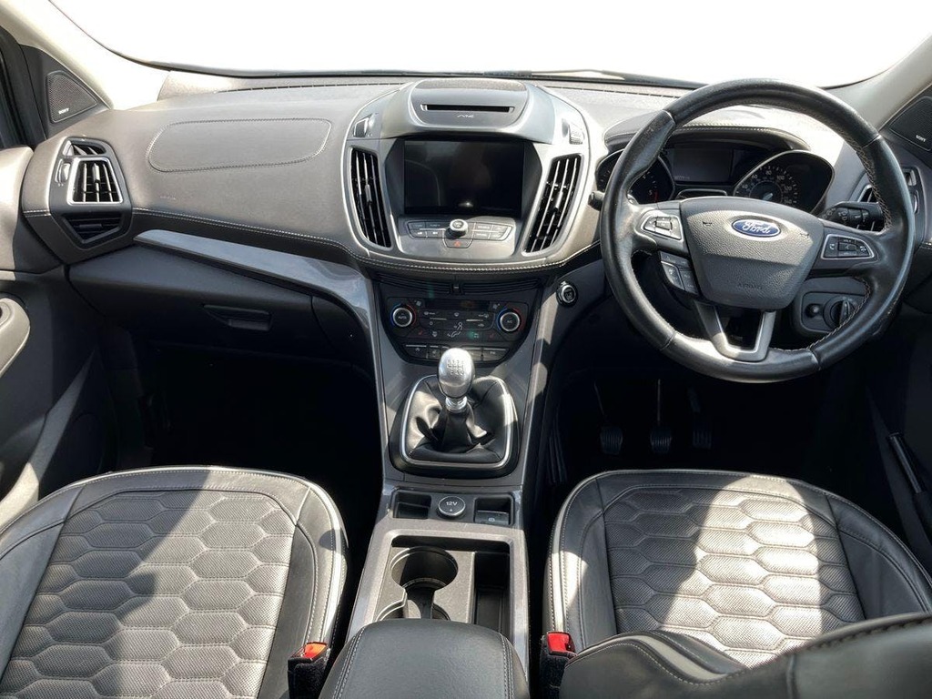 Ford Kuga 2.0 Tdci Vignale Suv Euro 6 Ss MA18ZHH Black #6