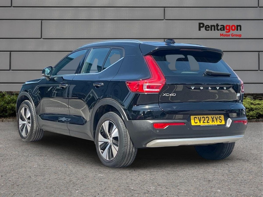Volvo XC40 1.5H T4 Recharge 10.7Kwh Core Suv Plug CV22XYS Black #2