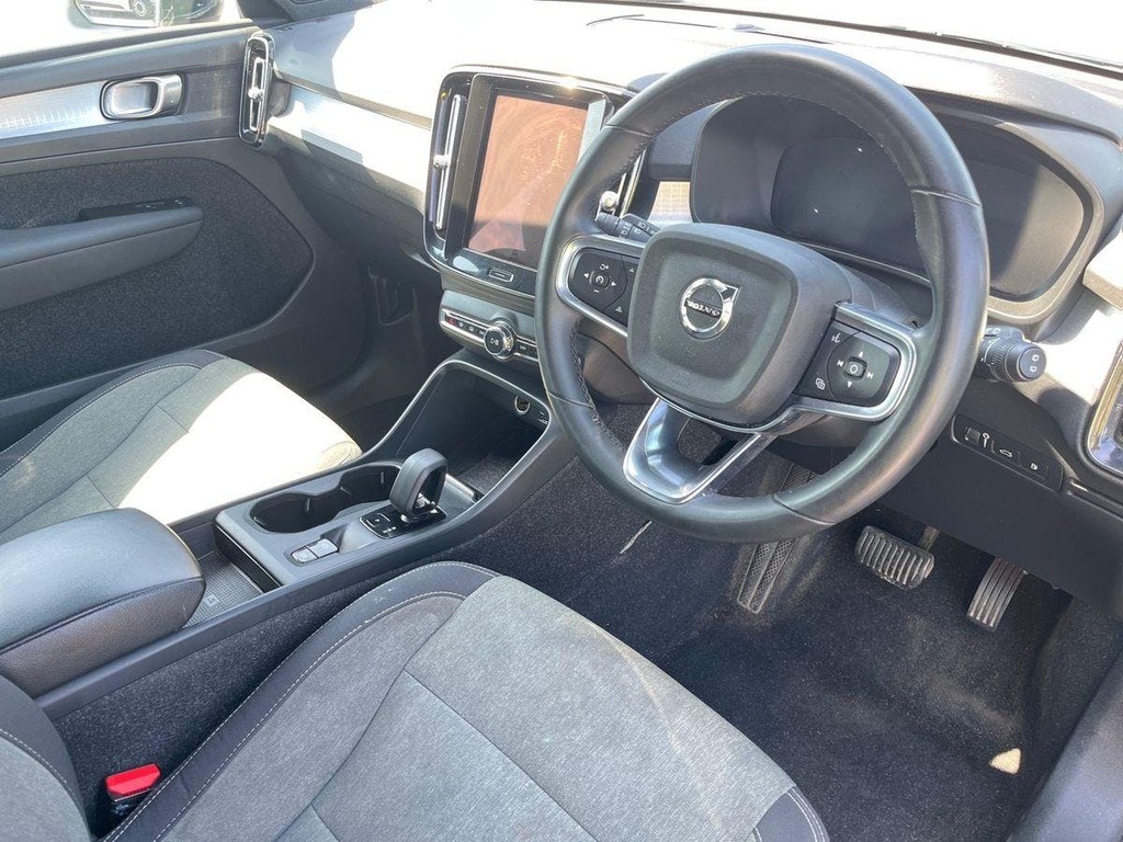 Volvo XC40 1.5H T4 Recharge 10.7Kwh Core Suv Plug CV22XYS Black #5