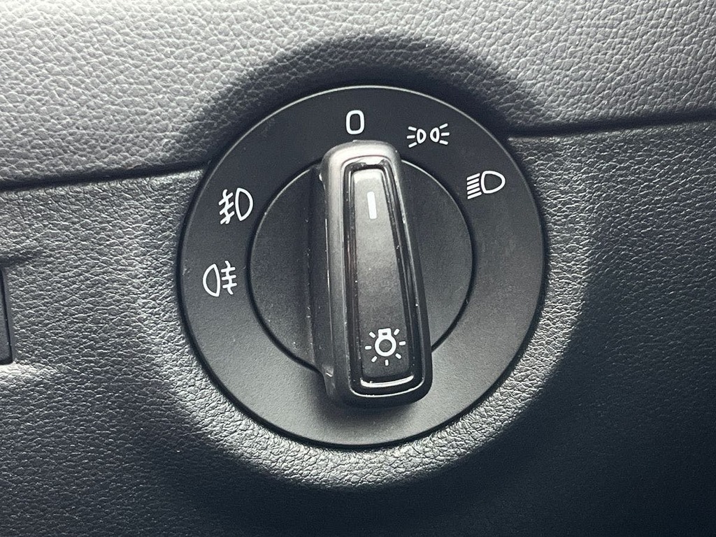 Skoda Octavia Se Tsi 5-Door White #24
