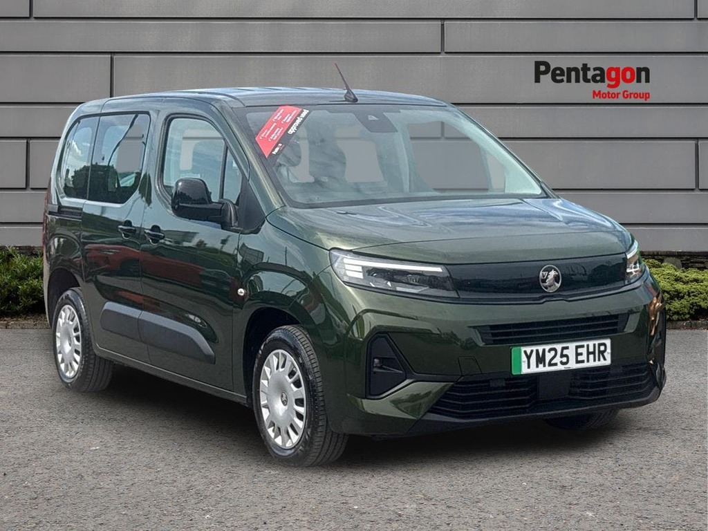 Vauxhall Combo-e Life 52Kwh Design Mpv 7.4Kw Charger Green