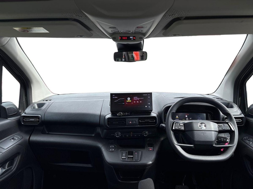 Vauxhall Combo-e Life 52Kwh Design Mpv 7.4Kw Charger Green #6