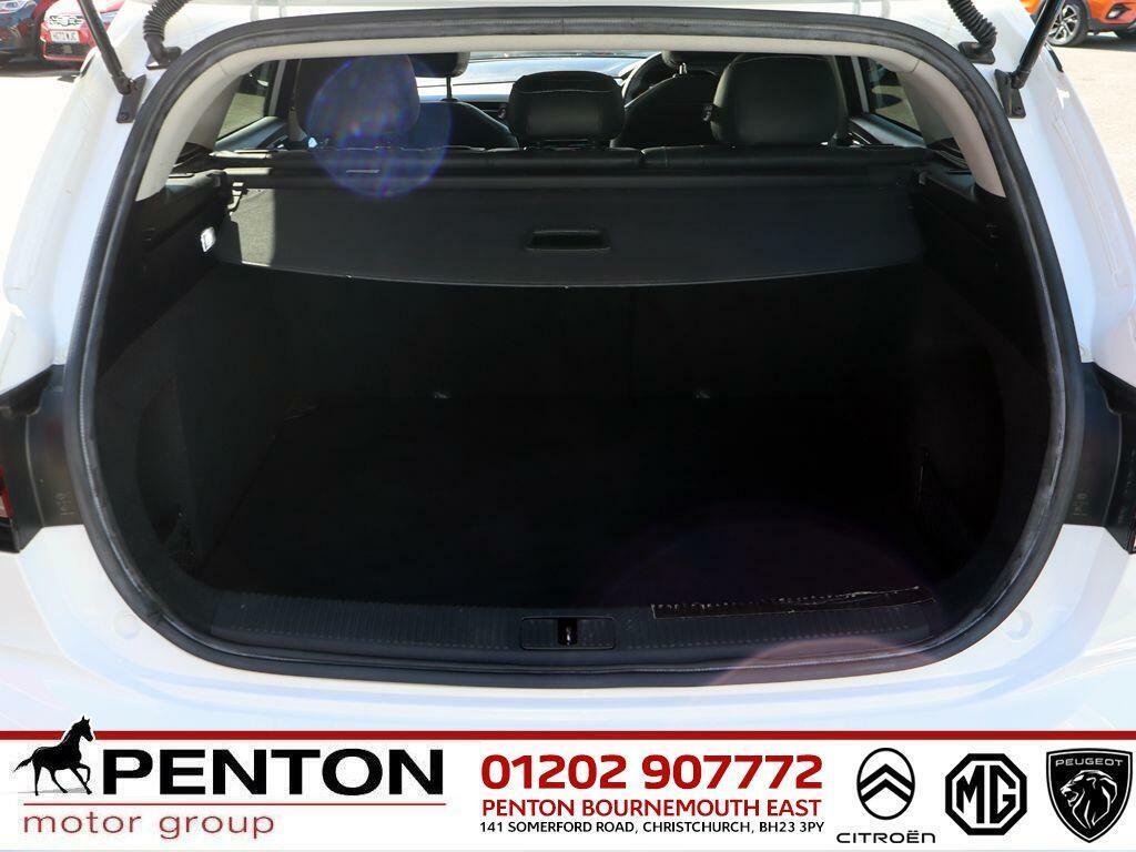 MG MG5 61.1Kwh Trophy Long Range White #4