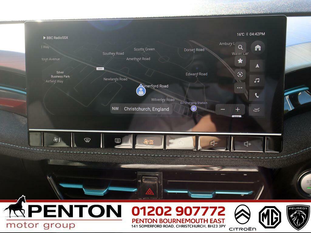 MG MG5 61.1Kwh Trophy Long Range White #2