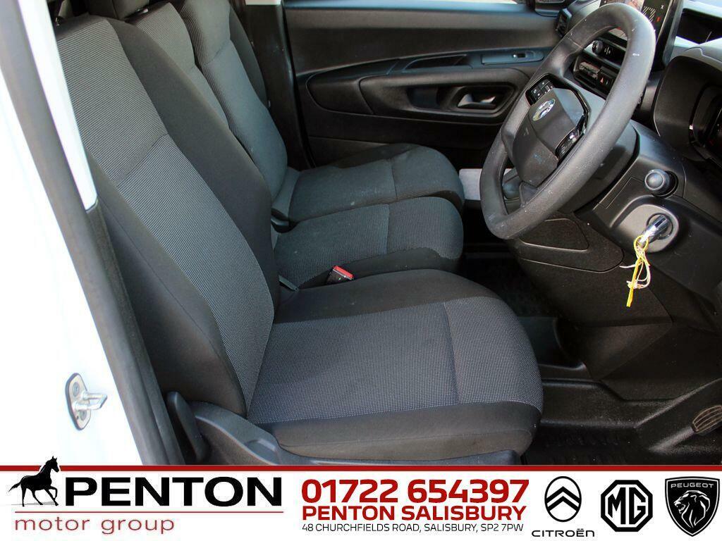 Vauxhall Combo 1.5 Turbo D 2300 Pro Panel Van Swb Euro 6 Ss DP74ZXW White #4