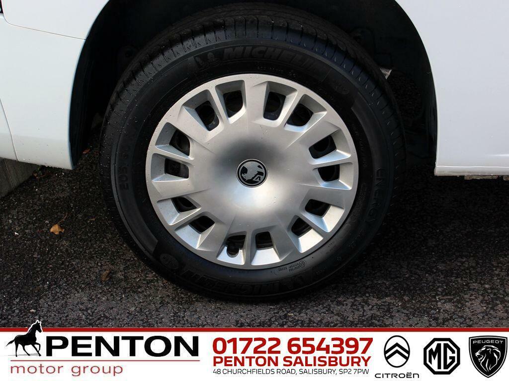 Vauxhall Combo 1.5 Turbo D 2300 Pro Panel Van Swb Euro 6 Ss DP74ZXW White #5