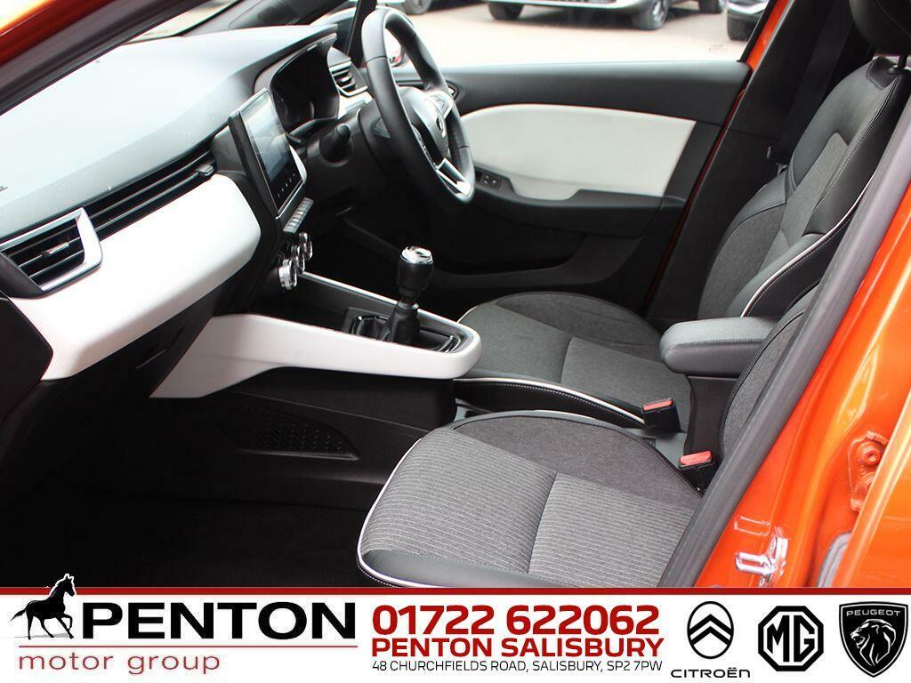 Renault Clio 1.0 Tce Techno Euro 6 Ss HD72KZB Orange #2