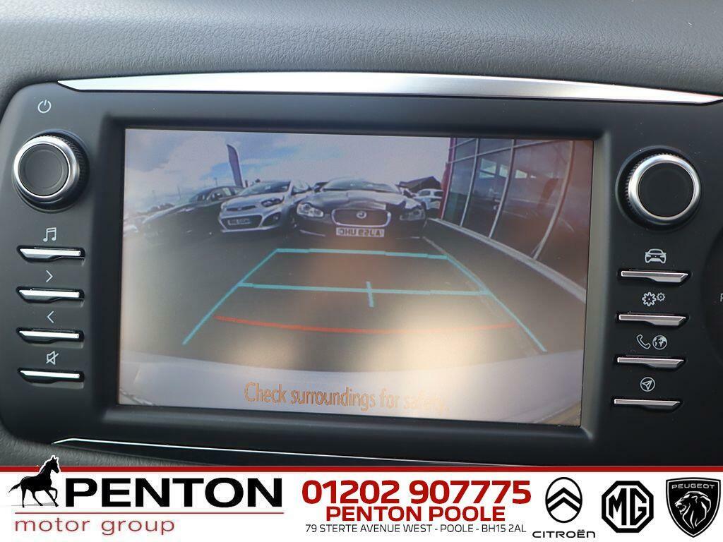 Toyota Yaris 1.5 Vvt-i Icon Tech Euro 6 GK19HHF Silver #2